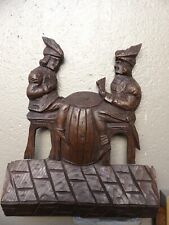 Médaillon de Fronton d'armoire XIX ème Joueurs de Cartes  bois sculpté 24cmX13cm