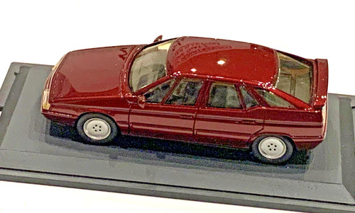 Citroën berline rouge - berline, v6