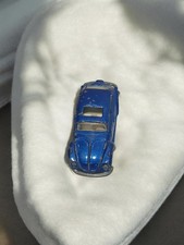 Voiture miniature vintage ancienne, véhicule rétro de collection, occasion