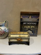 Boîte ancienne marquetée –