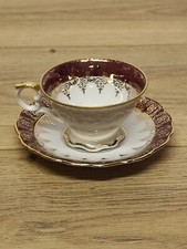 Belle tasse a café en céramique avec soucoupe rouge blanc et doré signé Bavaria