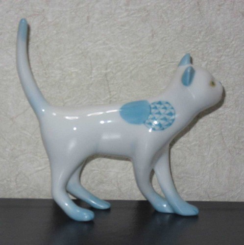 Rare figurine statue chat