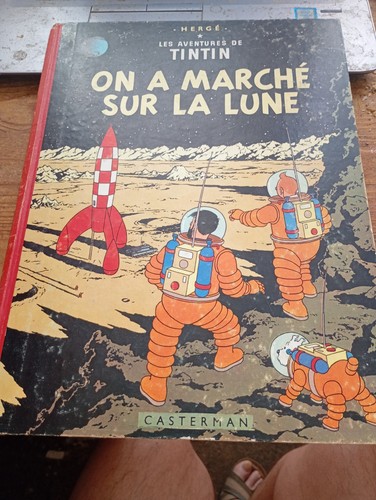 Marché sur la lune - a,