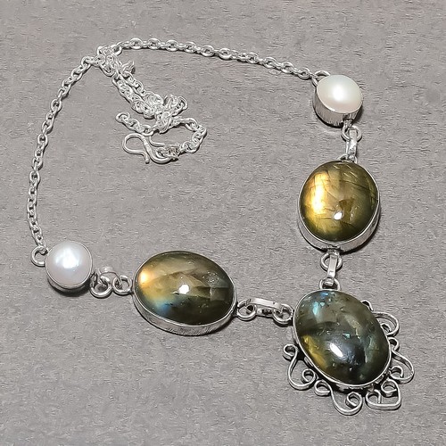 Collier bijoux mode fait - , main