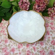 Assiette décorative sur pied - Opaline Blanche/Or décor de raisin