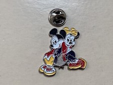 pins MICKEY et MINNIE signe