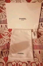  Chanel pochette avec son emballage + 1 ruban Neuf et Authentique 