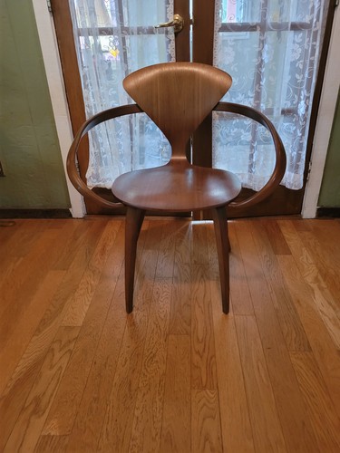 Cherner mcm style walnut - style,
