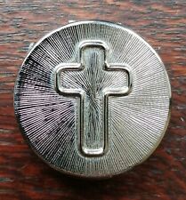 VIT - Jolie Boite à pilules hosties custode métal argenté croix en relief 