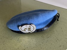 Béret bleu Parachutiste Raid Marck Paris T 56 insigne ONU Forces spéciales