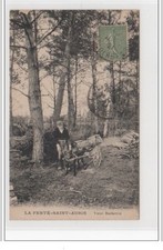 LA FERTE SAINT AUBIN : attelage à chien d'un vieux bucheron - très bon état