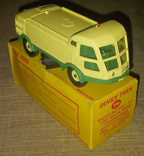 Dinky toys 596 arroseuse - dinky,