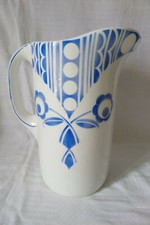 Broc pichet vase faiencerie