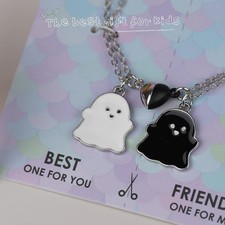 Collier boucle aimant??e amour