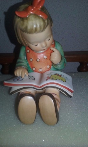 Hummel figurine bookworm with - hummel,