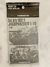 THE SHOW MODELLING 037