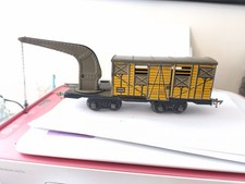 Wagon a bestiaux et grue