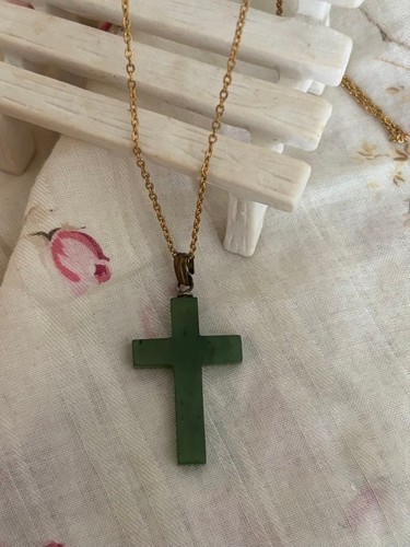 Collier croix jade - croix,