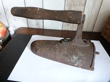 ancien fer a repasser a lingot 