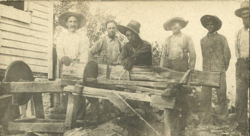 Photo ancienne table saw - photo,
