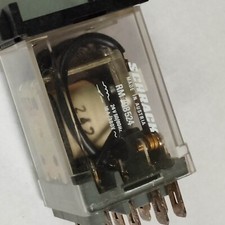 Relais SCHRACK  RM 708524    24 V  50/60 Hz  16A / 380 V Alt  RM708524      RL40