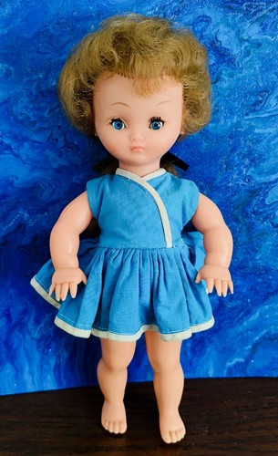 Ancienne petite poupée bella - ancienne,