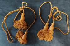 Paire d'embrasses passementerie vieil or début XXème