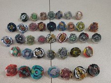 Énorme Lot De Toupies Beyblade, Arènes Et Lanceurs