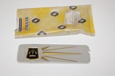 logo, insigne tableau de bord RENAULT DAUPHINE, 1093, etc...