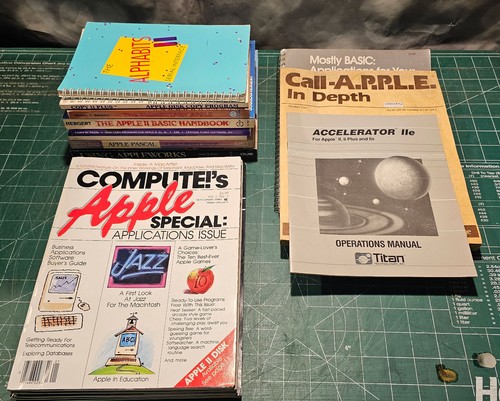 Lot apple computer - lot, of