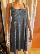 SURKANA  robe sans manche taille  xl ou 42