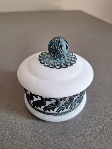White alabaster and - , metal