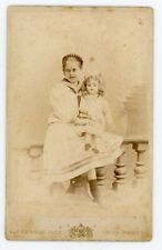 PHOTO CABINET c1890, une