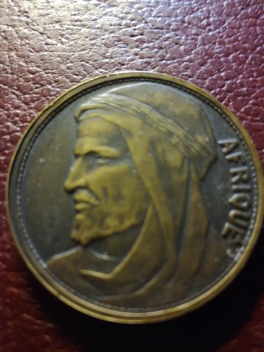 Jolie médaille afrique - médaille,