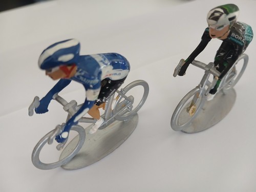 Coureurs cyclistes 30 - coureurs,