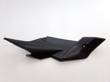 Cache carenage sous selle