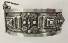 BRACELET ETHNIQUE EN ARGENT/ BERBERE/ FERMOIR A GOUPILLE/ XX SIECLE