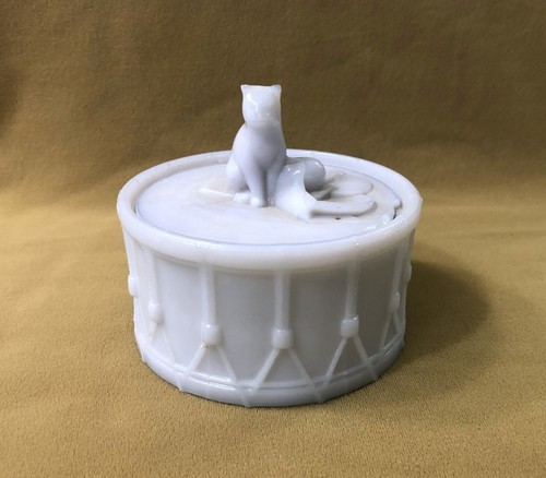 Boite chat sur tambour - chat, en