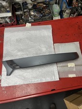 Carénage latéral Gauche VESPA 125 , 250 , 300 GTS , GTV 2006-2018 621137