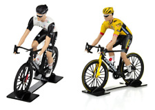 Lot de 2 Figurines Coureurs