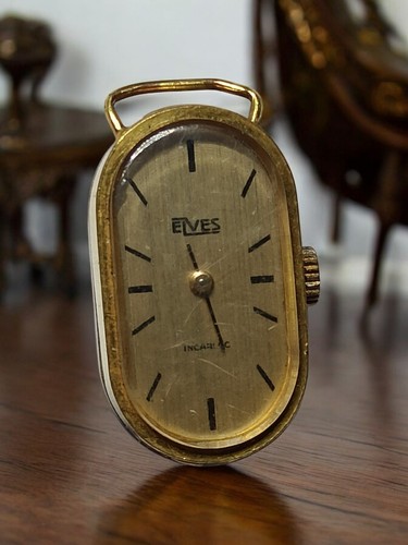 Elves ancienne montre - elves,