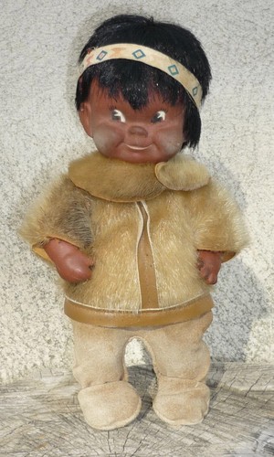 Poupée ancienne inuit