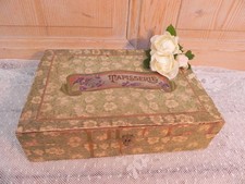 Ancienne boite couture enfant tapisserie  Noël