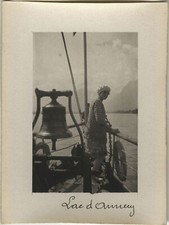 PHOTO ANCIENNE - VINTAGE SNAPSHOT - BATEAU FEMME CLOCHE LAC D'ANNECY - BOAT BELL