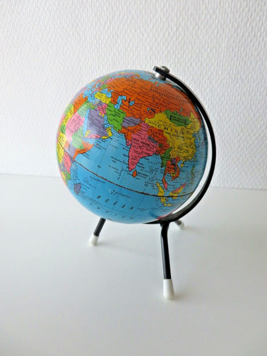 Ancien globe terrestre - , en