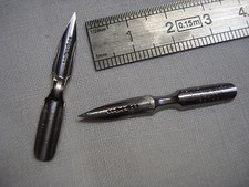 4 plumes d'écriture à