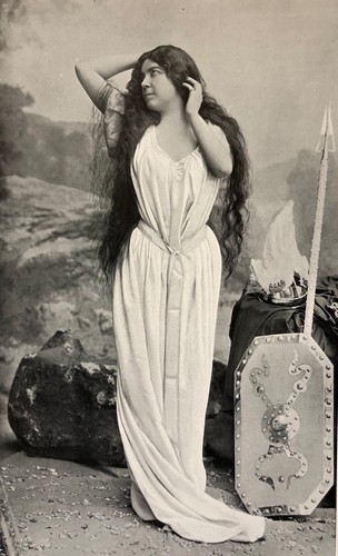 Louise grandjean brünnhilde - louise,