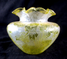 BACCARAT - Petit vase boule