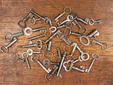 ancien,Lot 35 petites clés clefs,cadenas,meuble,coffret,boite,serrure,key,Chiave