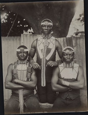 Trois guerriers aux bijoux